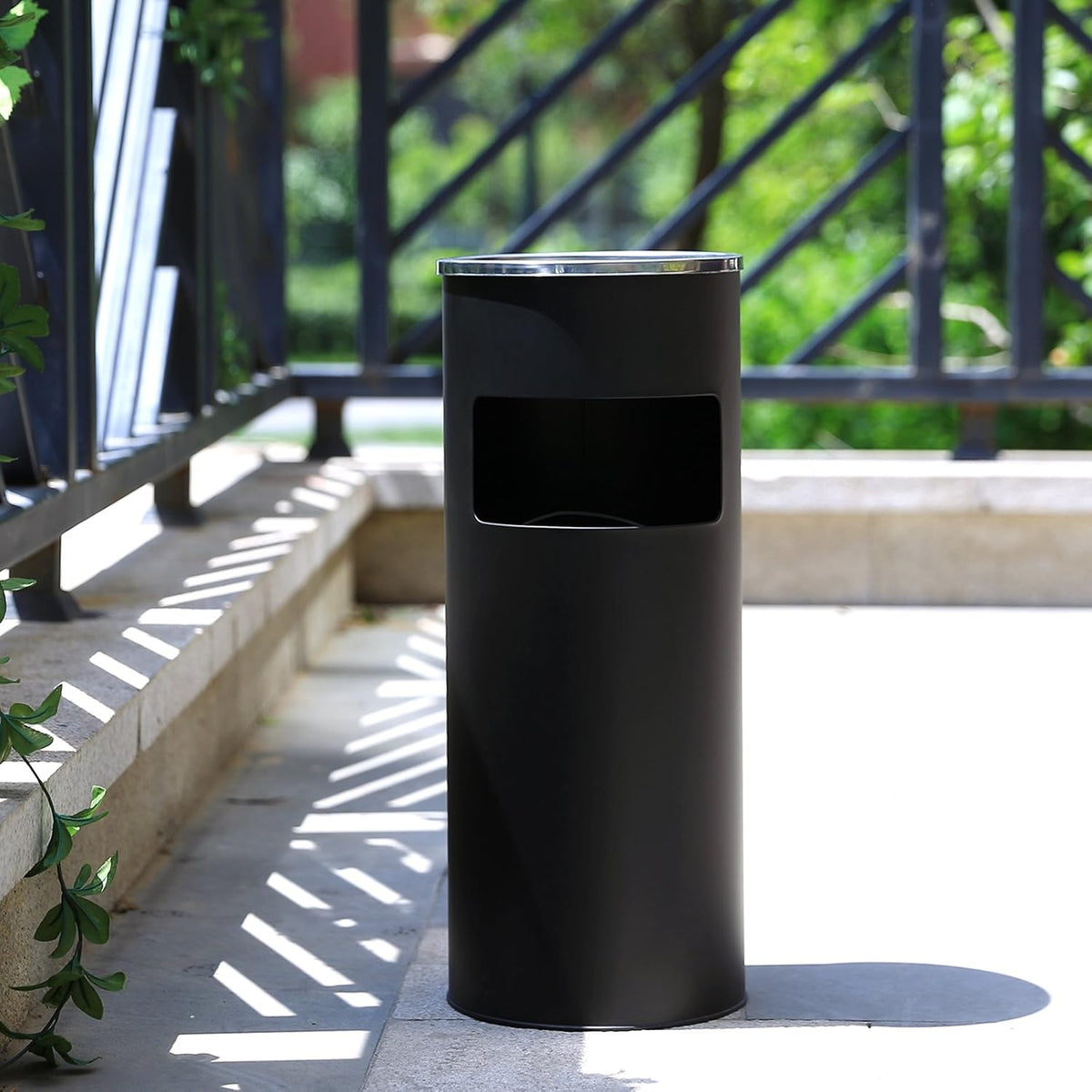 Edelstahl-Aschenbecher-Abfalleimer – Standmodell – 30 Liter – Herausnehmbarer Inneneimer – Für den Innen- und Außenbereich – Schwarz/Silber