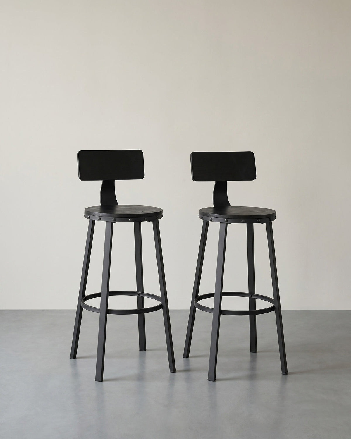 Industrielle Barhocker – 2er-Set – Vintage-Holzsitz