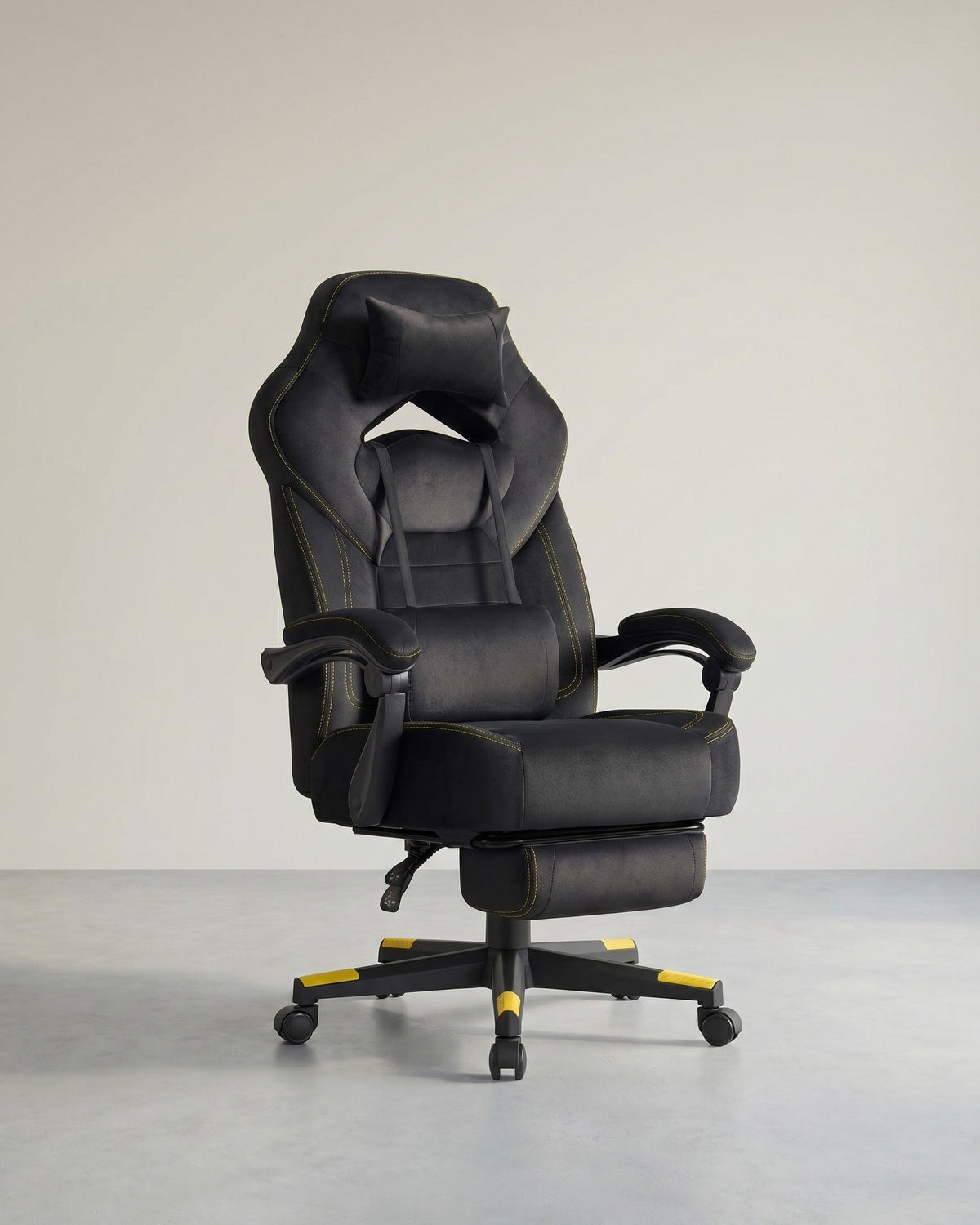 Gaming-Stuhl mit Fußstütze – ergonomisch – neigbar – höhenverstellbar