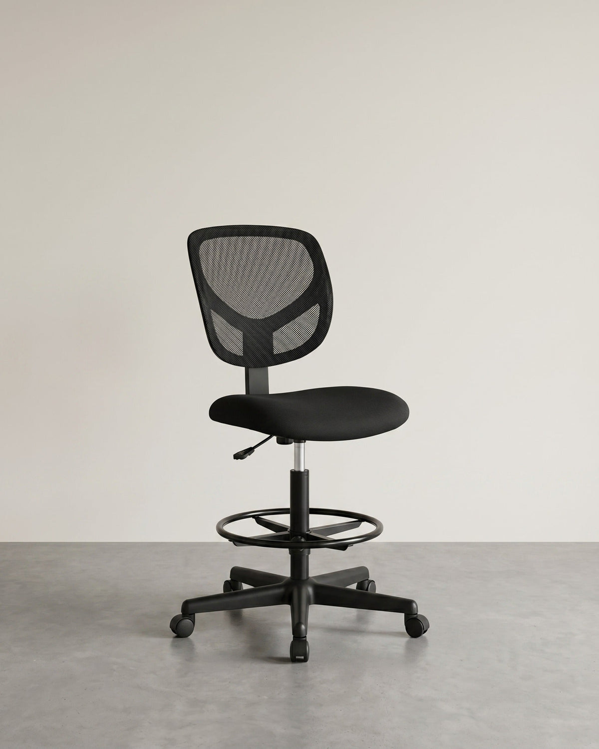 Ergonomischer Bürostuhl hoch – mit verstellbarer Fußstütze – ohne Armlehnen
