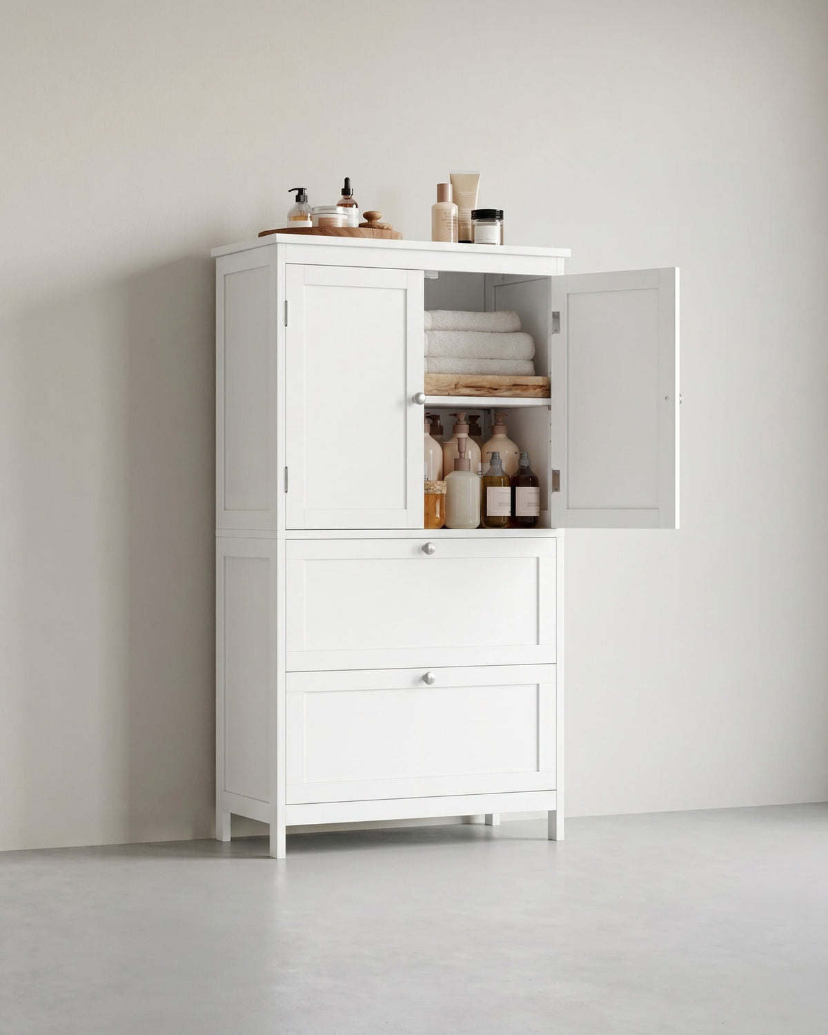 Stilvoller Badezimmerschrank mit verstellbarem Stauraum