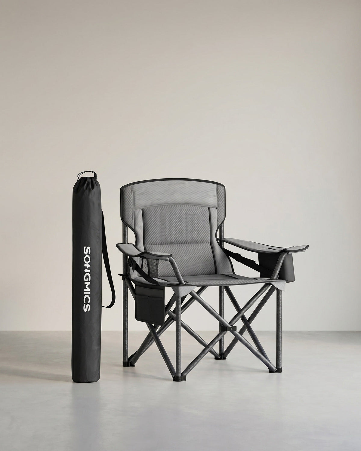 Campingstuhl mit Getränkehalter – 99,5 cm hoch – gepolsterte Sitzfläche – 205 kg Tragkraft – faltbar – 63 x 95 cm