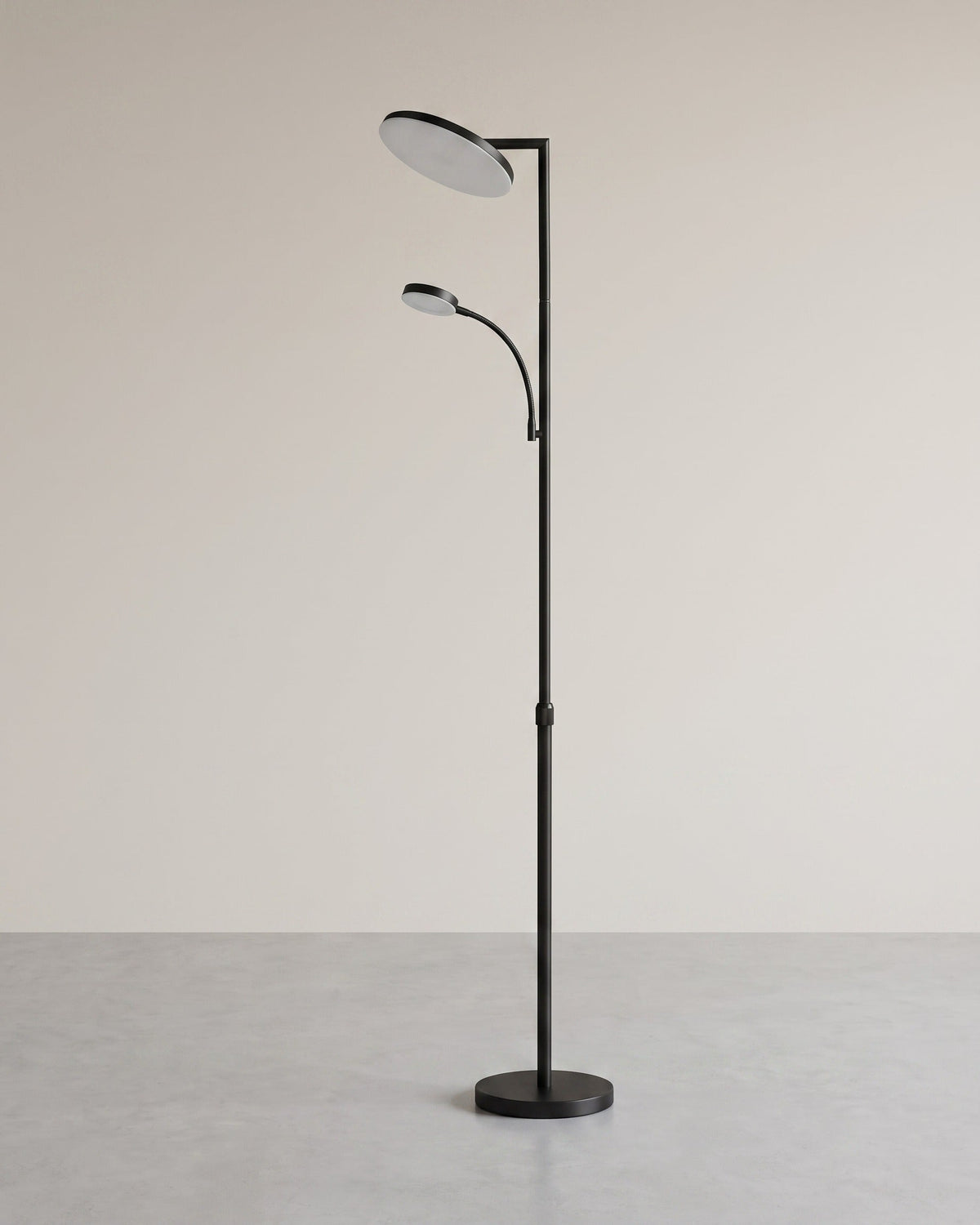 LED-Stehlampe Mit Leselampe - Höhenverstellbar Mit Timer - Mit Fernbedienung