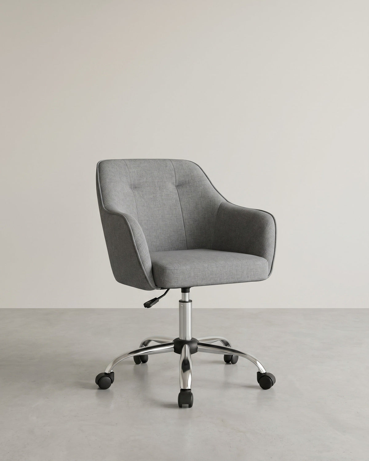 Bürostuhl mit Armlehnen – höhenverstellbar – bequeme Polsterung – 64 cm breit