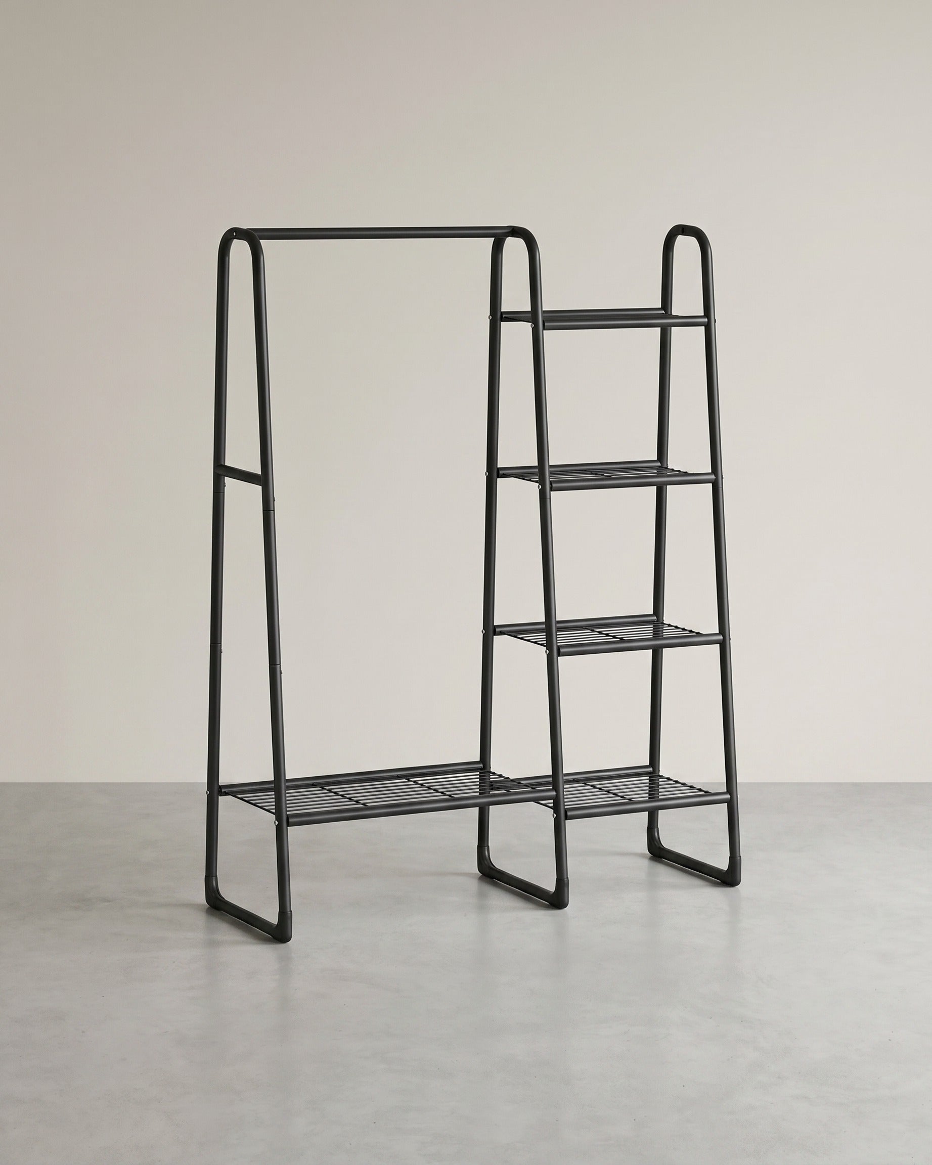 Kleiderständer – 5 Ablagen – Stahlrahmen – Maximale Tragkraft 70 kg – 40 x 101,7 x 153,3 cm