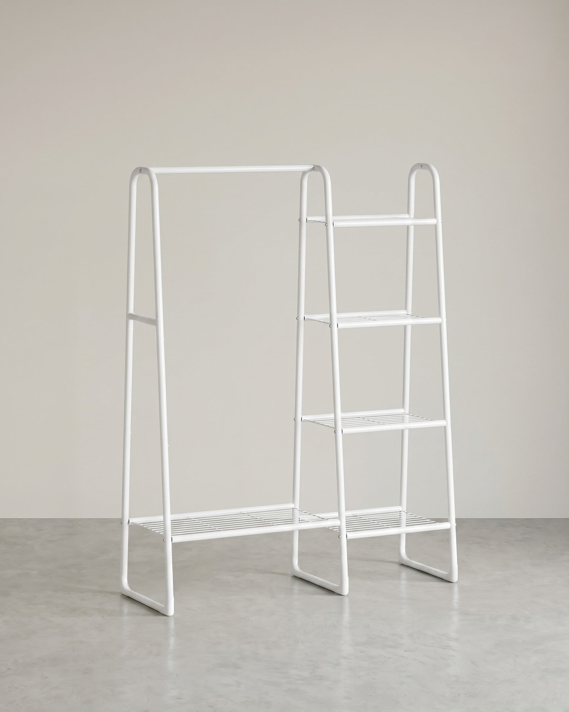 Kleiderständer – 5 Ablagen – Stahlrahmen – Maximale Tragkraft 70 kg – 40 x 101,7 x 153,3 cm