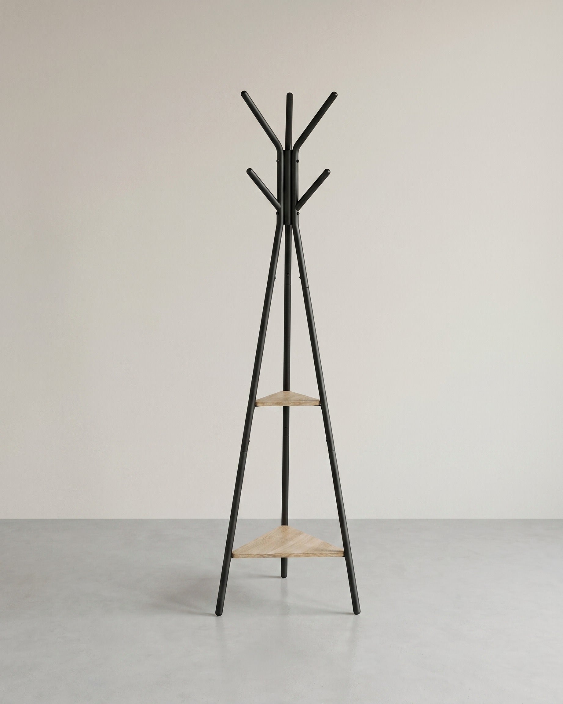 Kleiderständer mit Holzregalen – Minimalistisches Design – Stabil & Platzsparend