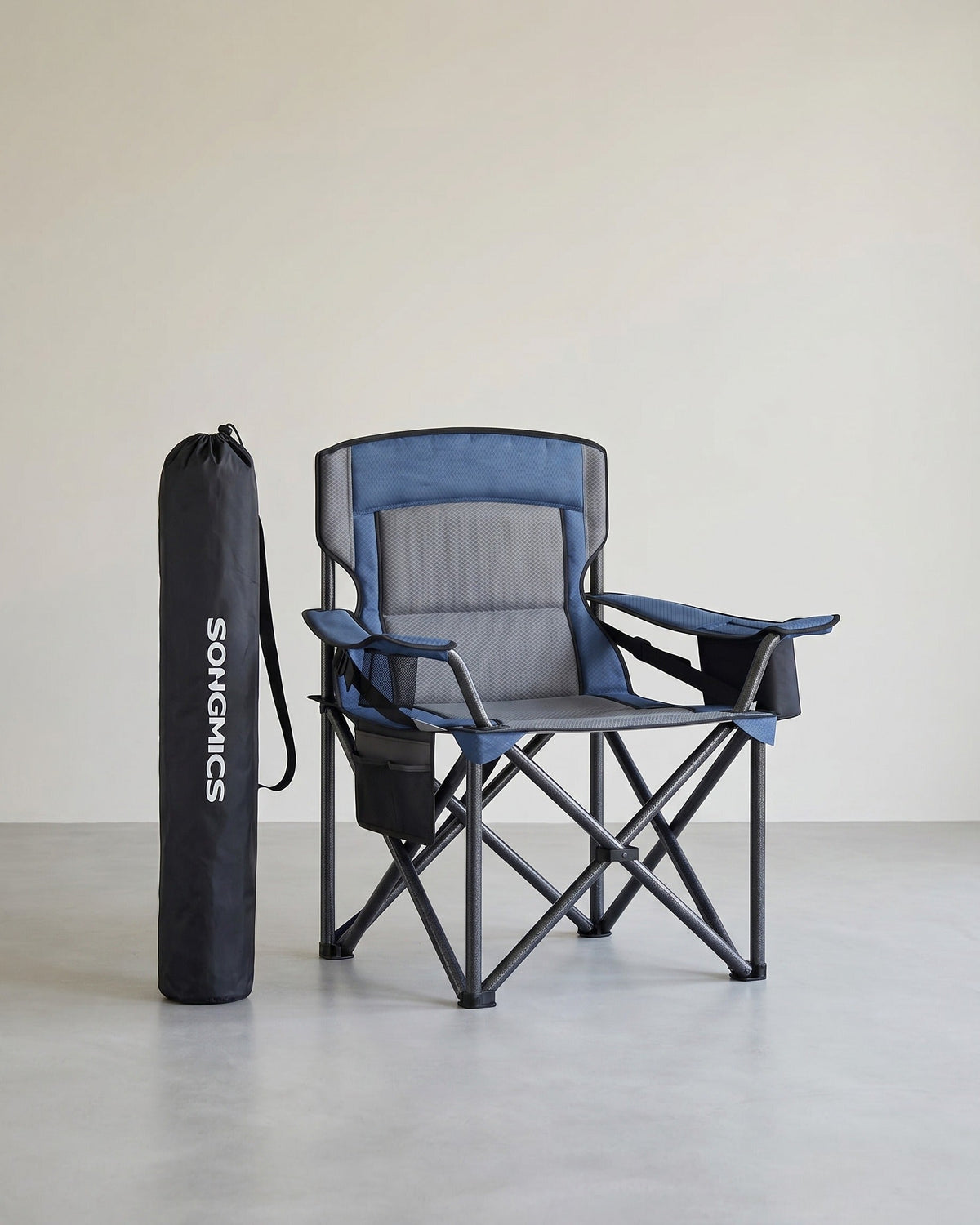 Campingstuhl mit Getränkehalter – 99,5 cm hoch – gepolsterte Sitzfläche – 205 kg Tragkraft – faltbar – 63 x 95 cm