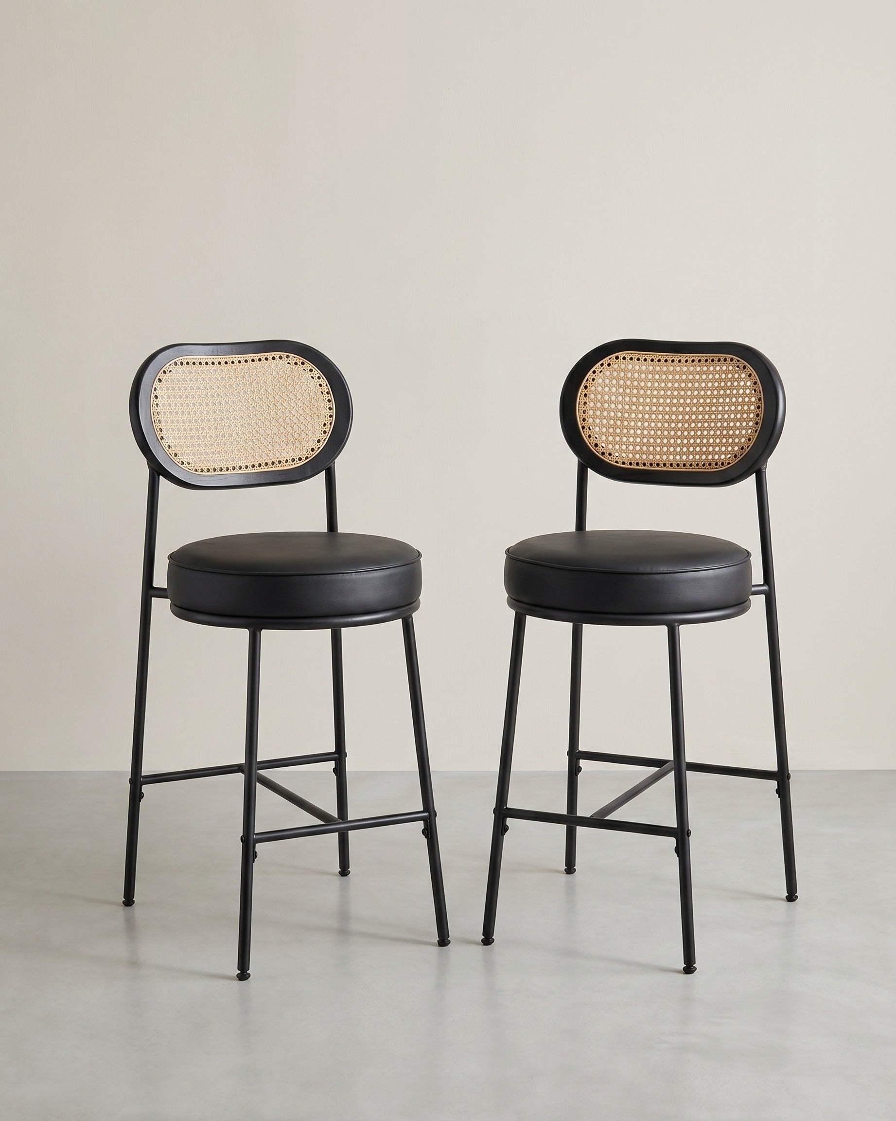 Barhocker 2er Set – BOHO Chic mit Rückenlehne in Rattanoptik – Hoher Sitzkomfort – Für Küche, Bar oder Insel