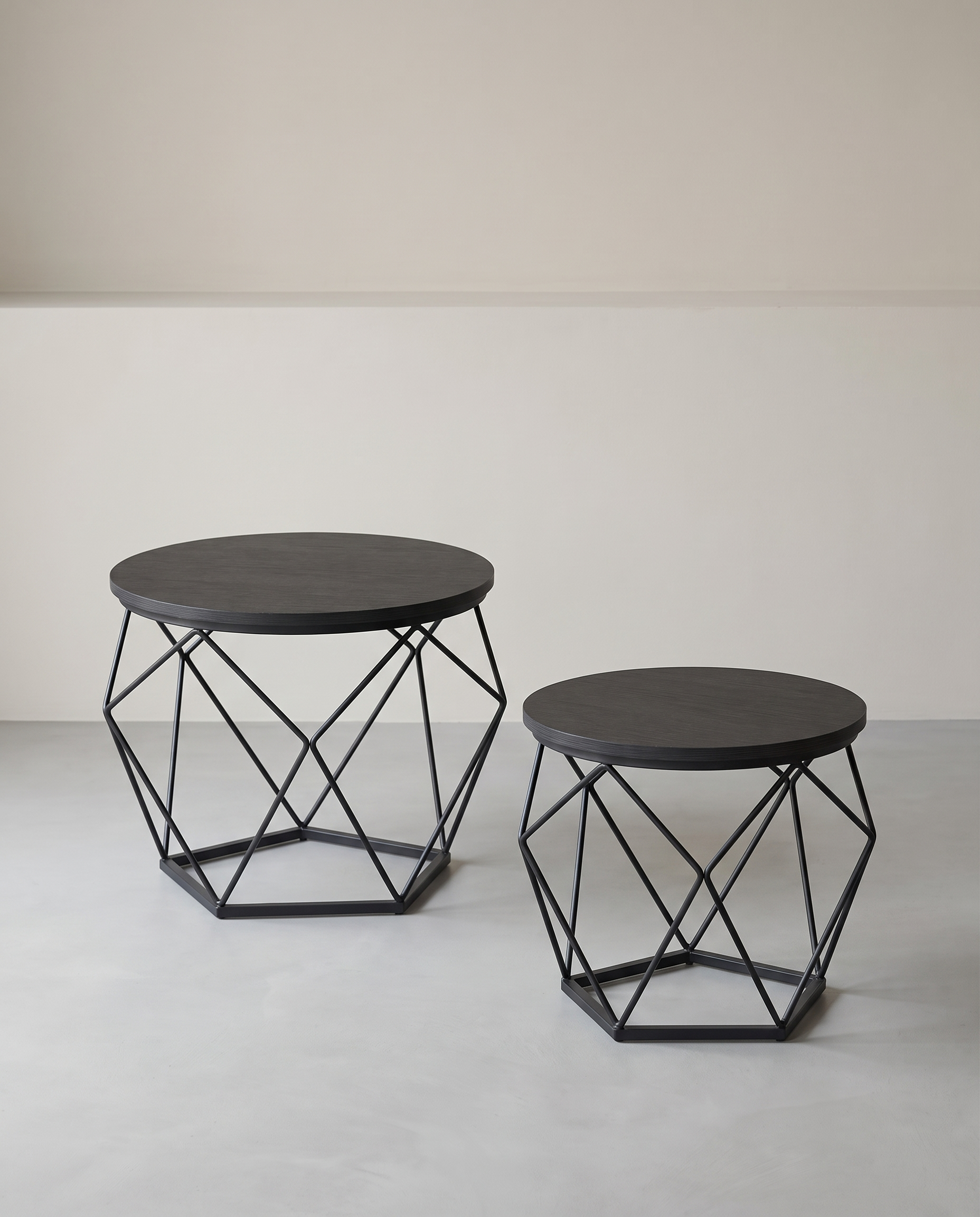 2er-Set runde Beistelltische – Modernes Design – Schwarz – Kompakt und multifunktional