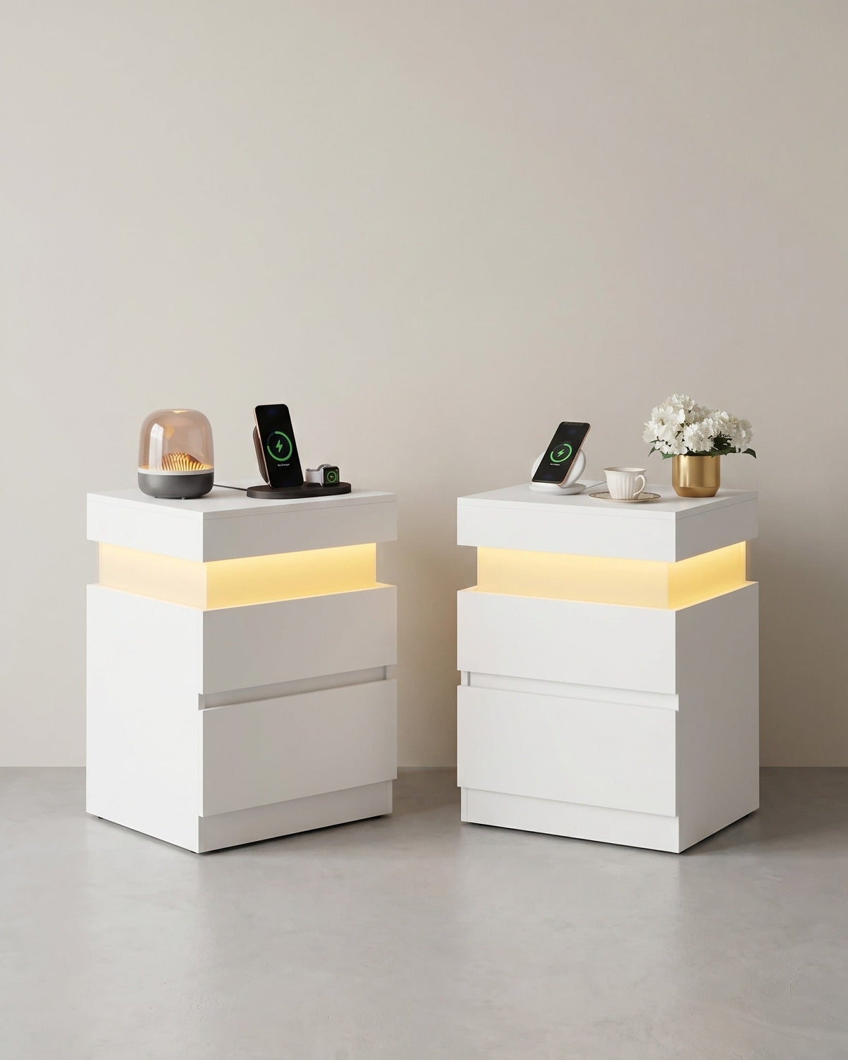 Nachttisch – 2er-Set – Mit LED-Beleuchtung, Steckdosen und USB-A/USB-C-Anschlüssen – Ausziehbare Tischplatte und 2 Schubladen – Modernes Design – 35 x 40 x 55 cm