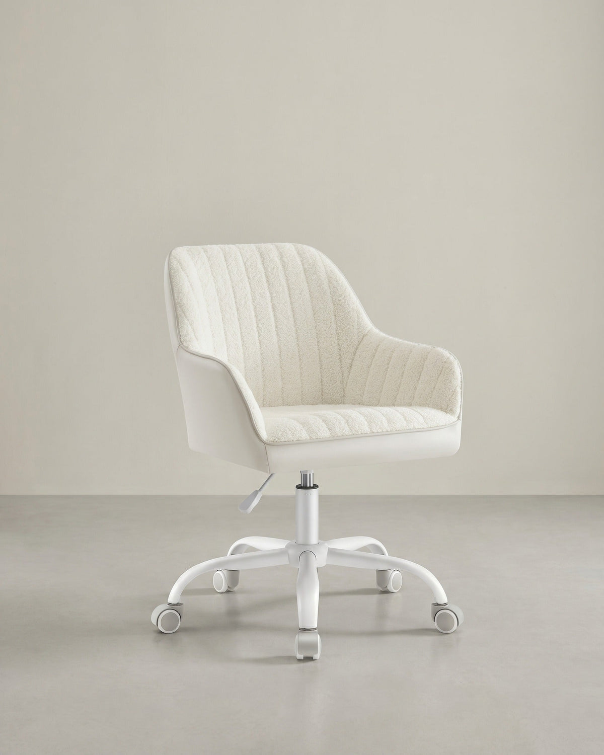 Chefsessel – Drehstuhl – Samtbezug – Höhenverstellbar – Fürs Homeoffice – Gesamtmaße 64 x 62 x (80–90) cm – Sitzhöhe 45–55 cm – Maximale Belastung 120 kg
