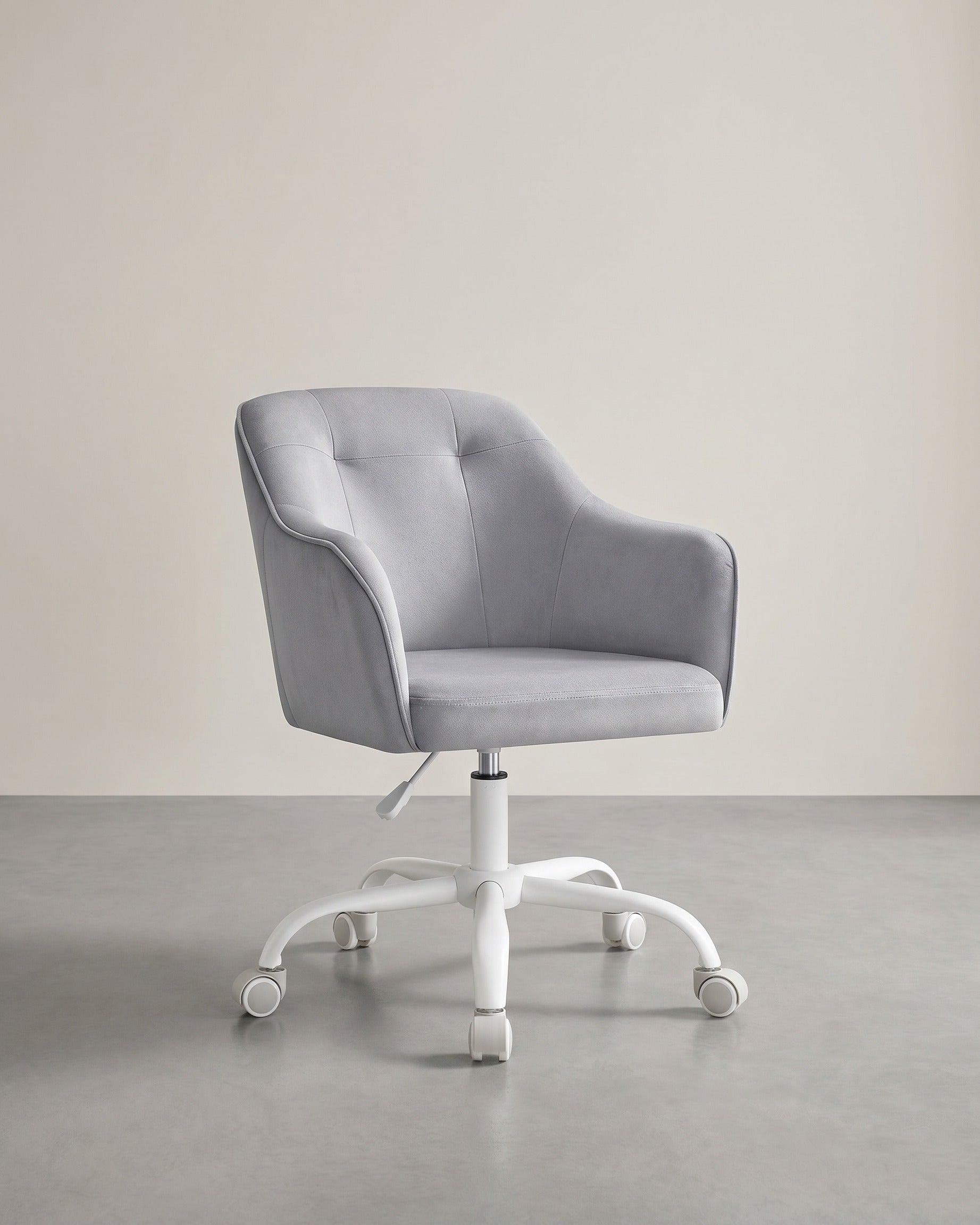 Bürostuhl mit Armlehnen – höhenverstellbar – bequeme Polsterung – 64 cm breit