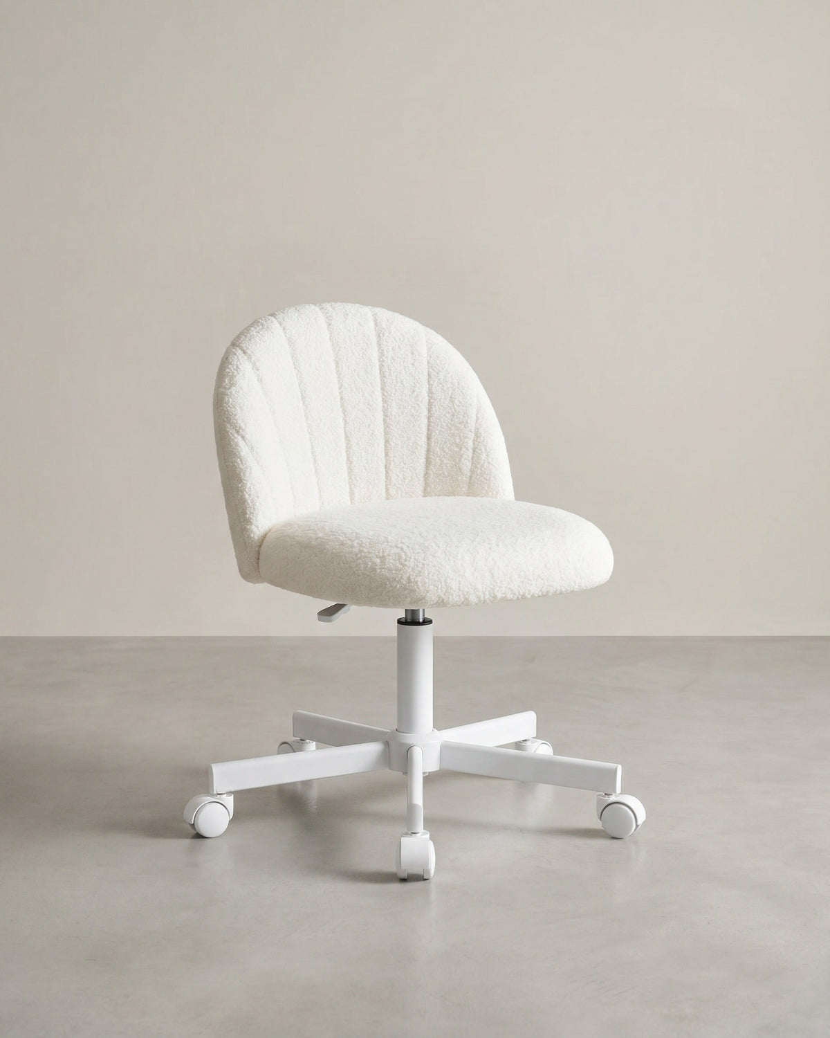 Drehstuhl – Kompaktes Design – Fleecebezug – Höhenverstellbar – 360°-Rollen – Ergonomische Rückenlehne