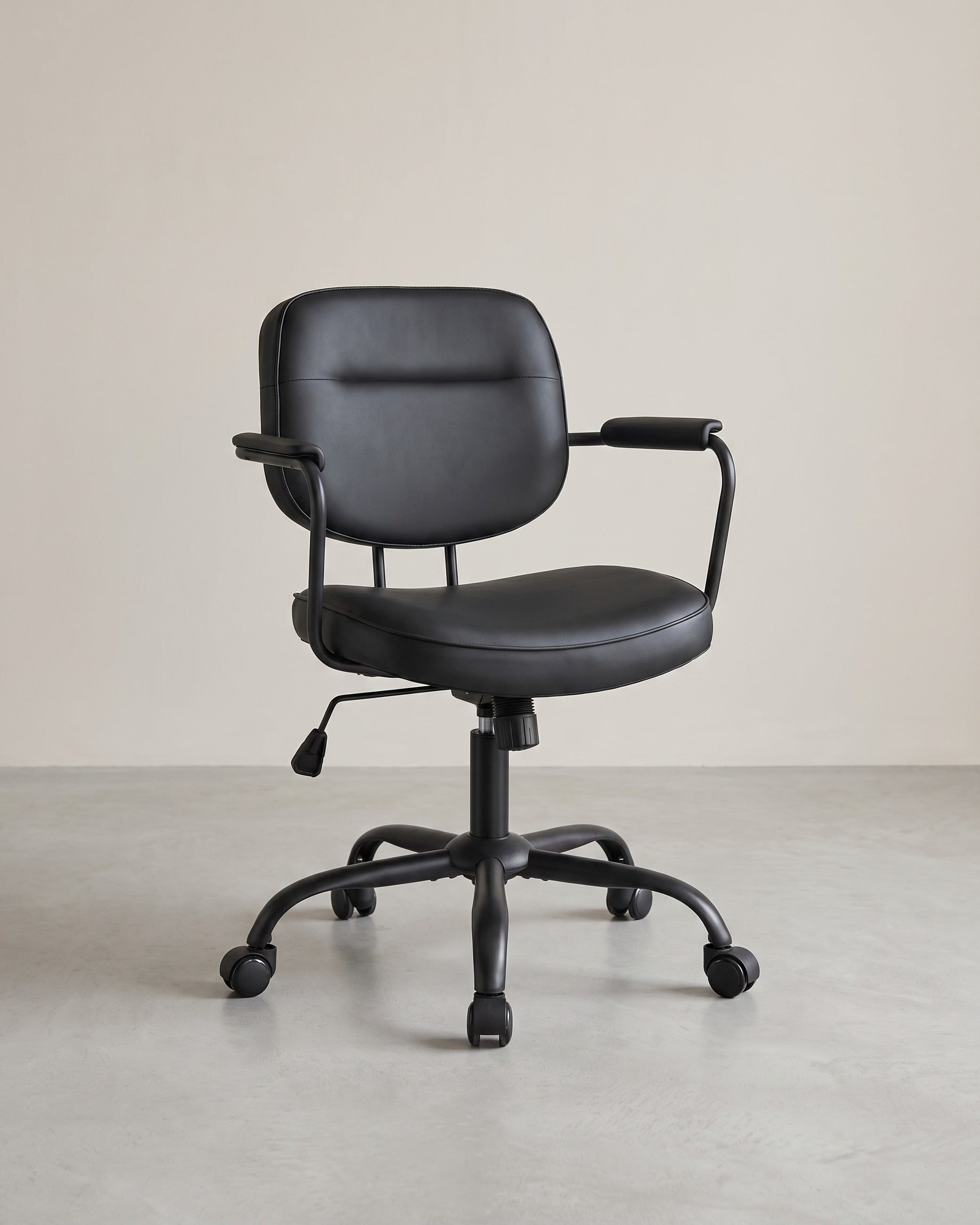 Bürostuhl Kunstleder – Ergonomisch, drehbar und höhenverstellbar – Mit Wippfunktion und breiten Armlehnen
