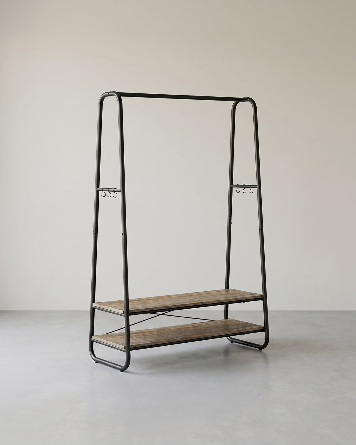 Kleiderständer mit Ablagen – Industriedesign – freistehend – 100 cm breit